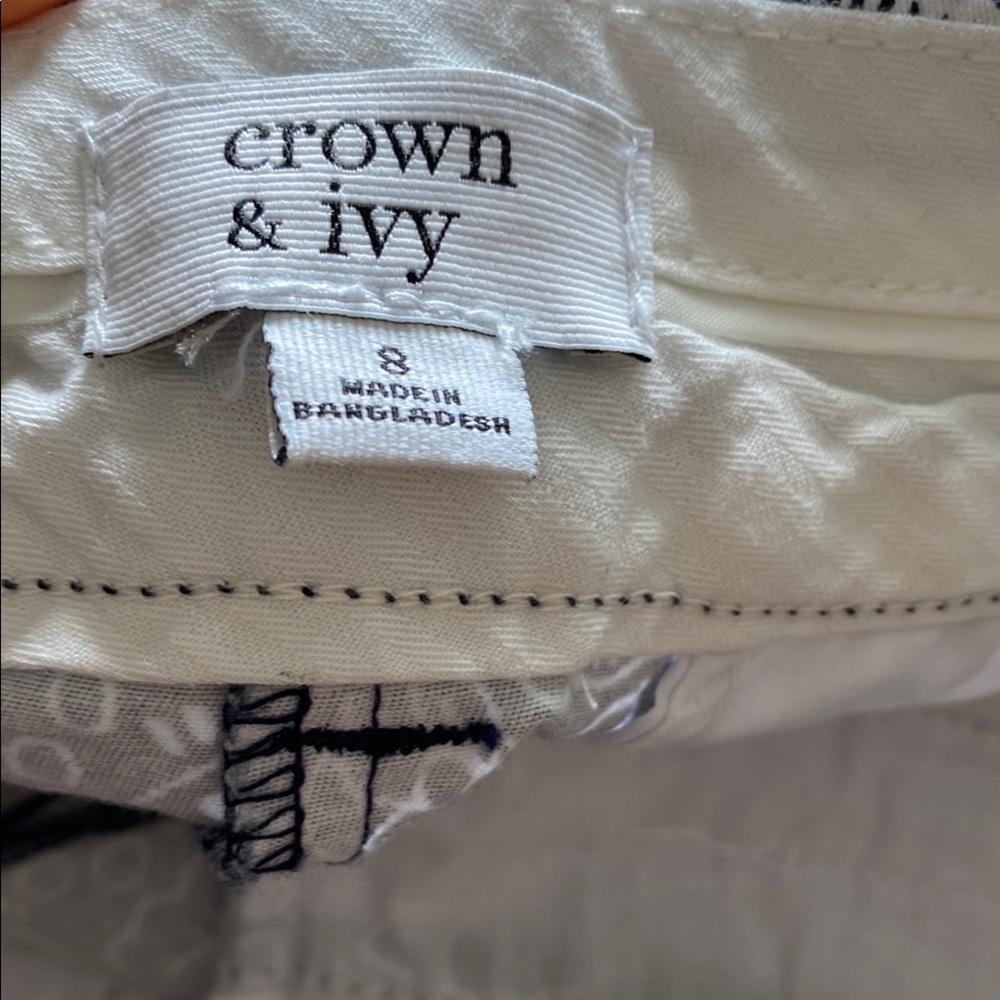 Crown & Ivy Women's Shorts - Picture 4 of 5